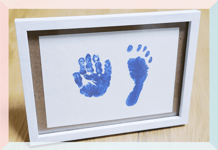 手形足形を残す