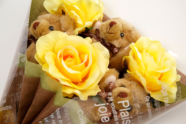 チビ束：ショコラ（黄色のバラの造花3本付き）