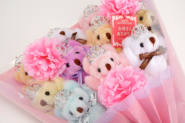 母の日用くまブーケ：チェリッシュカーネーション