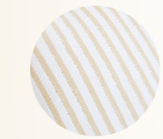 キラキラ光る、袴の生地